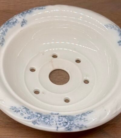 Treef - kleiner, rond, model voor een ronde zeepbak - uitgevoerd in blauw/petrol met bloemetjes aan de rand